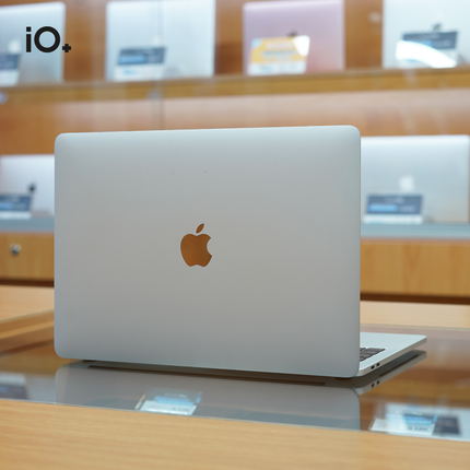 MacBook Pro 13" 2019 Touch Bar, Core i7, 16GB, 256GB SSD