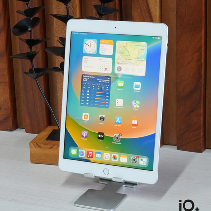 iPad de 8va Gen 10.2" 32GB Space Gray & Silver Wi-Fi + Celular
