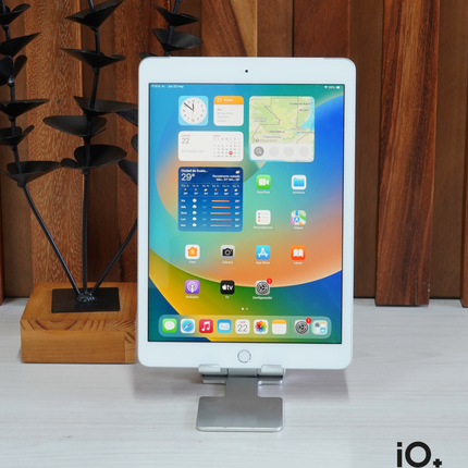 iPad de 8va Gen 10.2" 32GB Space Gray & Silver Wi-Fi + Celular