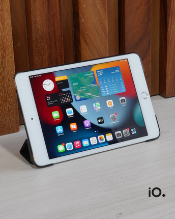 PRE OWNED 🚀 iPad Mini 4ta Gen 7.9" 128GB Silver Wi-Fi & Case