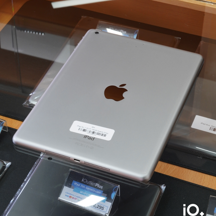 iPad Air 1ra Gen 9.7" 16GB Space Gray Wi-Fi