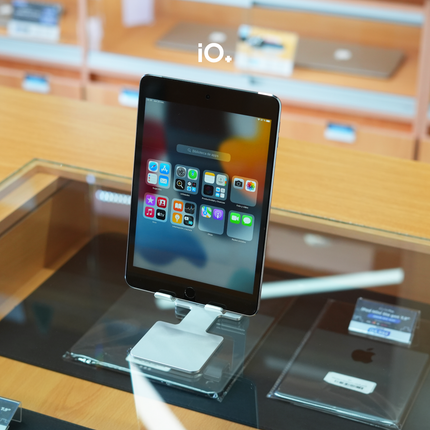 PRE OWNED 🚀 iPad Mini 4ta Gen 7.9" 128GB Space Gray Wi-Fi+LTE & Case