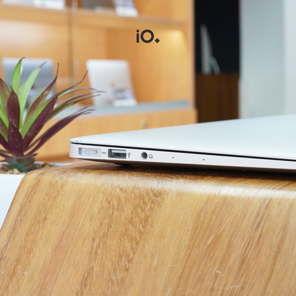 MacBook Air 13" 2015, Core i5, 4GB, 256GB SSD