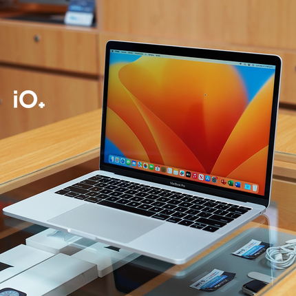MacBook Pro 13" 2016, Core i5, 8GB, 251GB Flash Storage