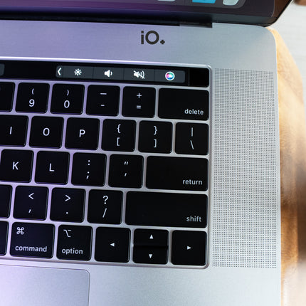 OFERTA 🔥 MacBook Pro 15" 2018 Touch Bar, Core i9, 16GB, 1TB SSD