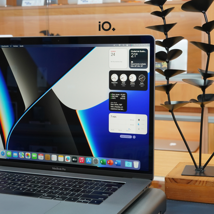 OFERTA 🔥 MacBook Pro 15" 2018 Touch Bar, core i7, 16GB, 256GB SSD