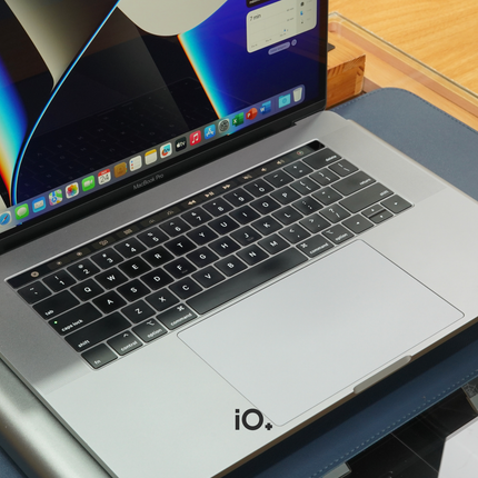 OFERTA 🔥 MacBook Pro 15" 2018 Touch Bar, core i7, 16GB, 256GB SSD