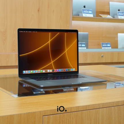 MacBook Pro 15" 2017 Touch Bar, Core i7, 16GB, 512GB SSD