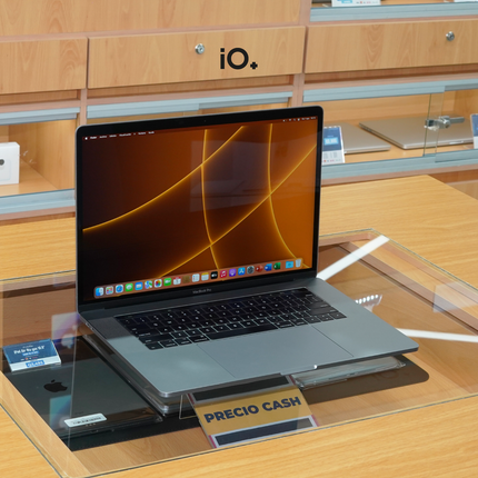 MacBook Pro 15" 2017 Touch Bar, Core i7, 16GB, 512GB SSD