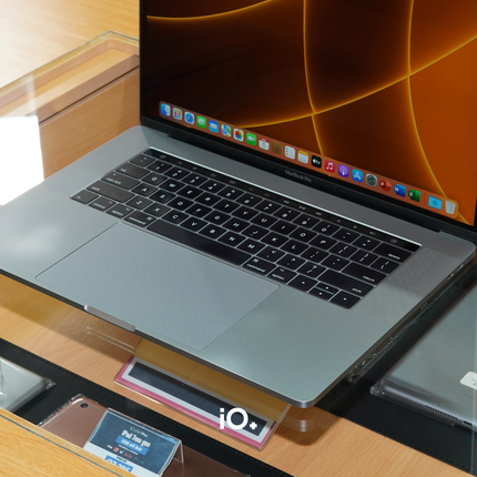 MacBook Pro 15" 2017 Touch Bar, Core i7, 16GB, 512GB SSD