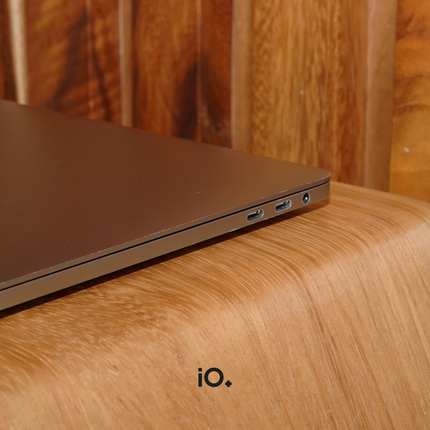 MacBook Pro 13" 2016 Touch Bar, Core i7, 16GB, 1TB SSD