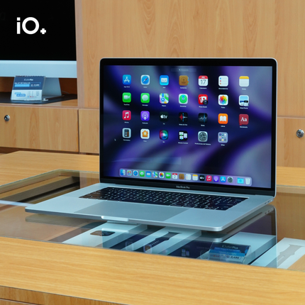 OFERTA MacBook Pro 15" 2017 Touch Bar, Core i7, 16GB, 1TB Flash Storage