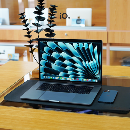 OFERTA 🚀 MacBook Pro 15" 2018 Touch Bar, Core i7, 16GB, 512GB SSD