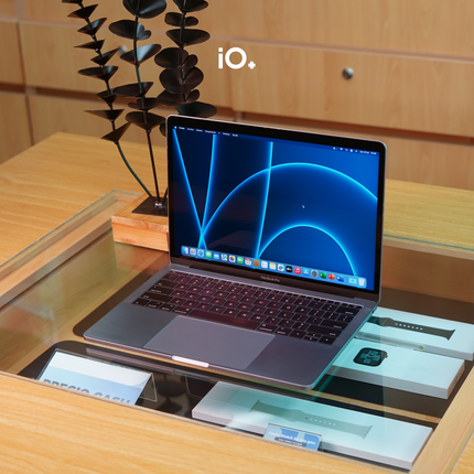 OFERTA 🔥 MacBook Pro 13" 2017 Touch Bar, Core i7, 8GB, 512GB SSD