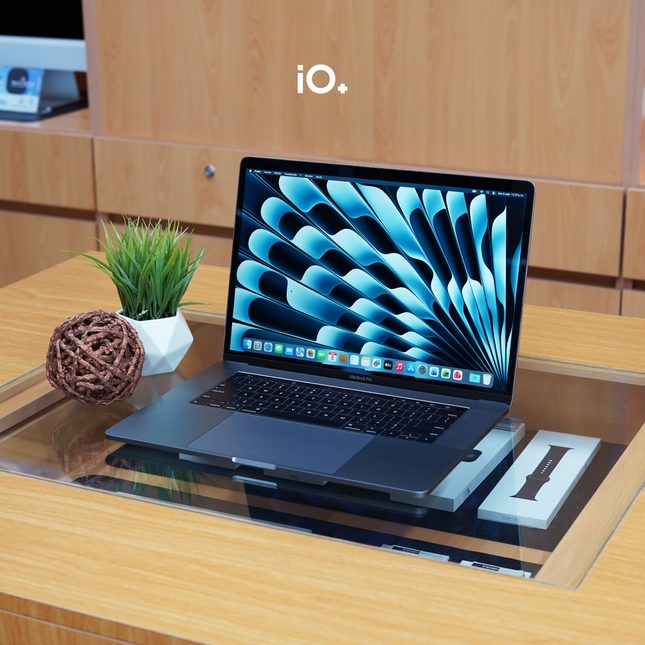 OFERTA 🚀 MacBook Pro 15" 2018 Touch Bar, Core i7, 16GB, 512GB SSD