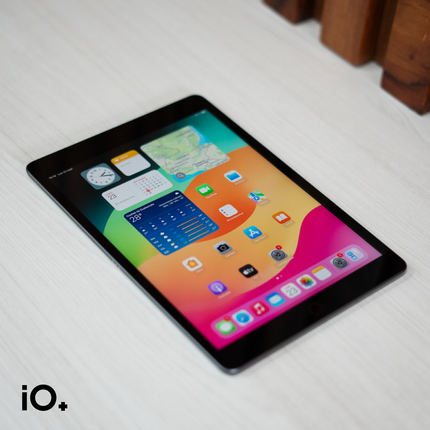 iPad de 8va Gen 10.2" 32GB Space Gray Wi-Fi + Celular