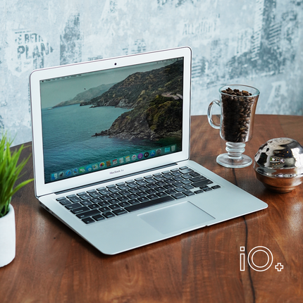 MacBook Air 2015 13" Core i5, 4GB, 121GB Flash Storage