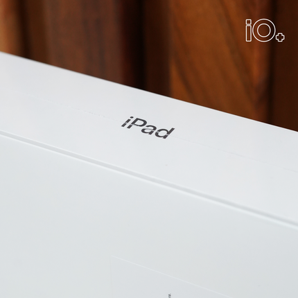 iPad 9na Gen 10.2" 64GB Space Gray & Silver Wi-Fi